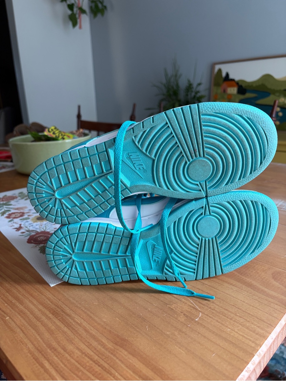 Nike Low-Top Sneakers in Turquoise & White - Picture 6 of 8